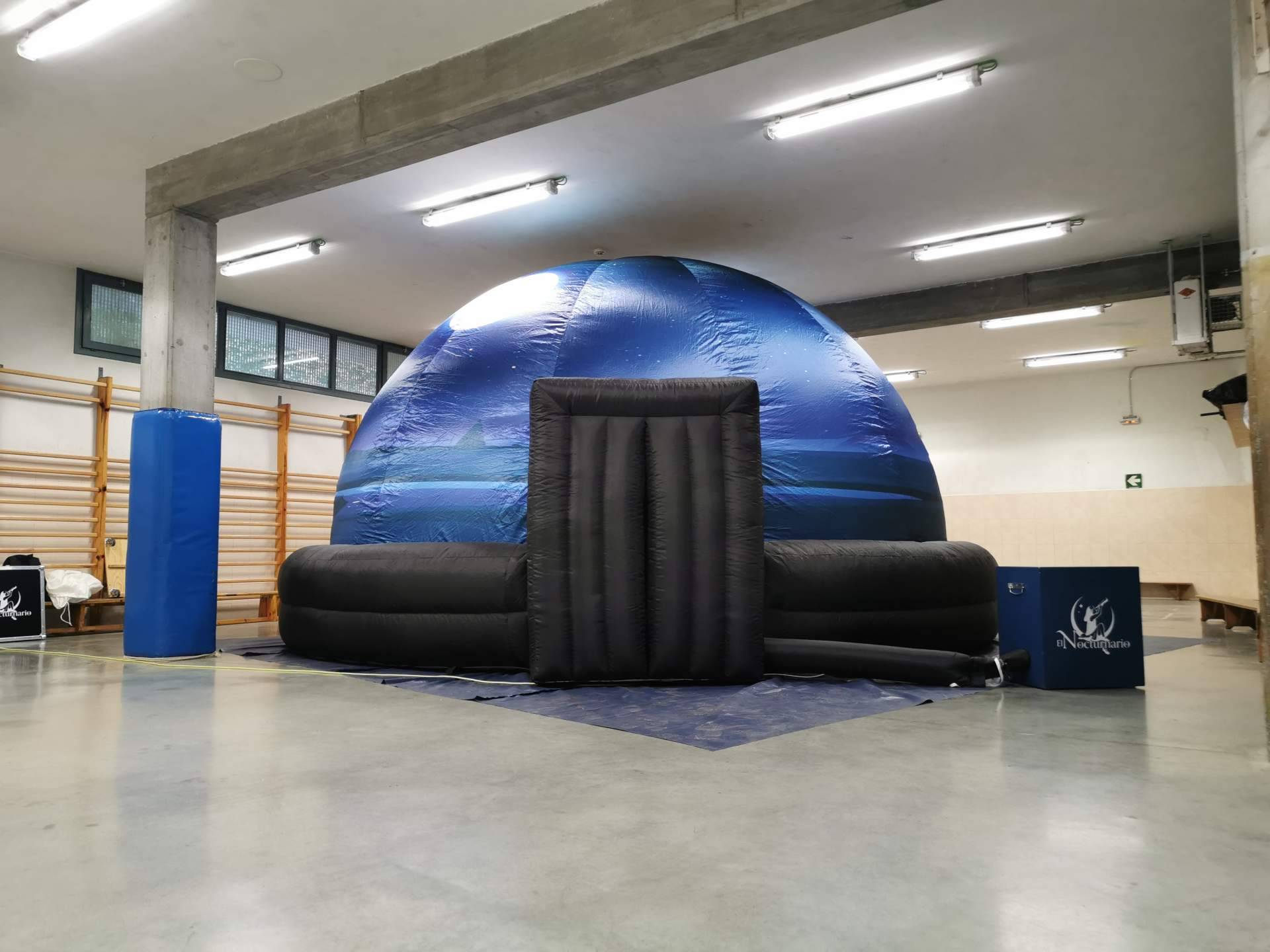 Un planetario portátil para poder disfrutar del espacio sin salir del colegio