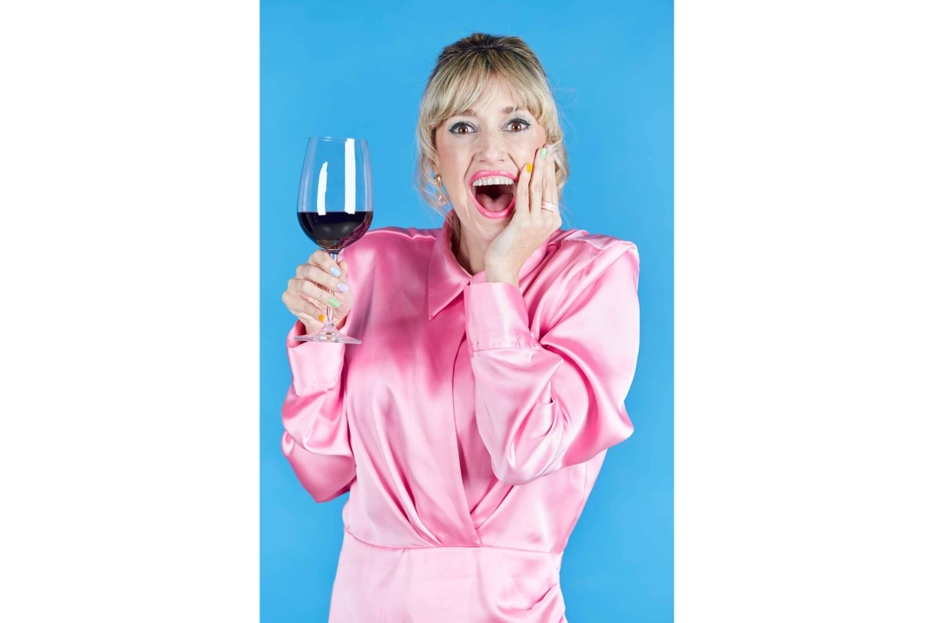 Comedia y cata de vinos; el maridaje ideal