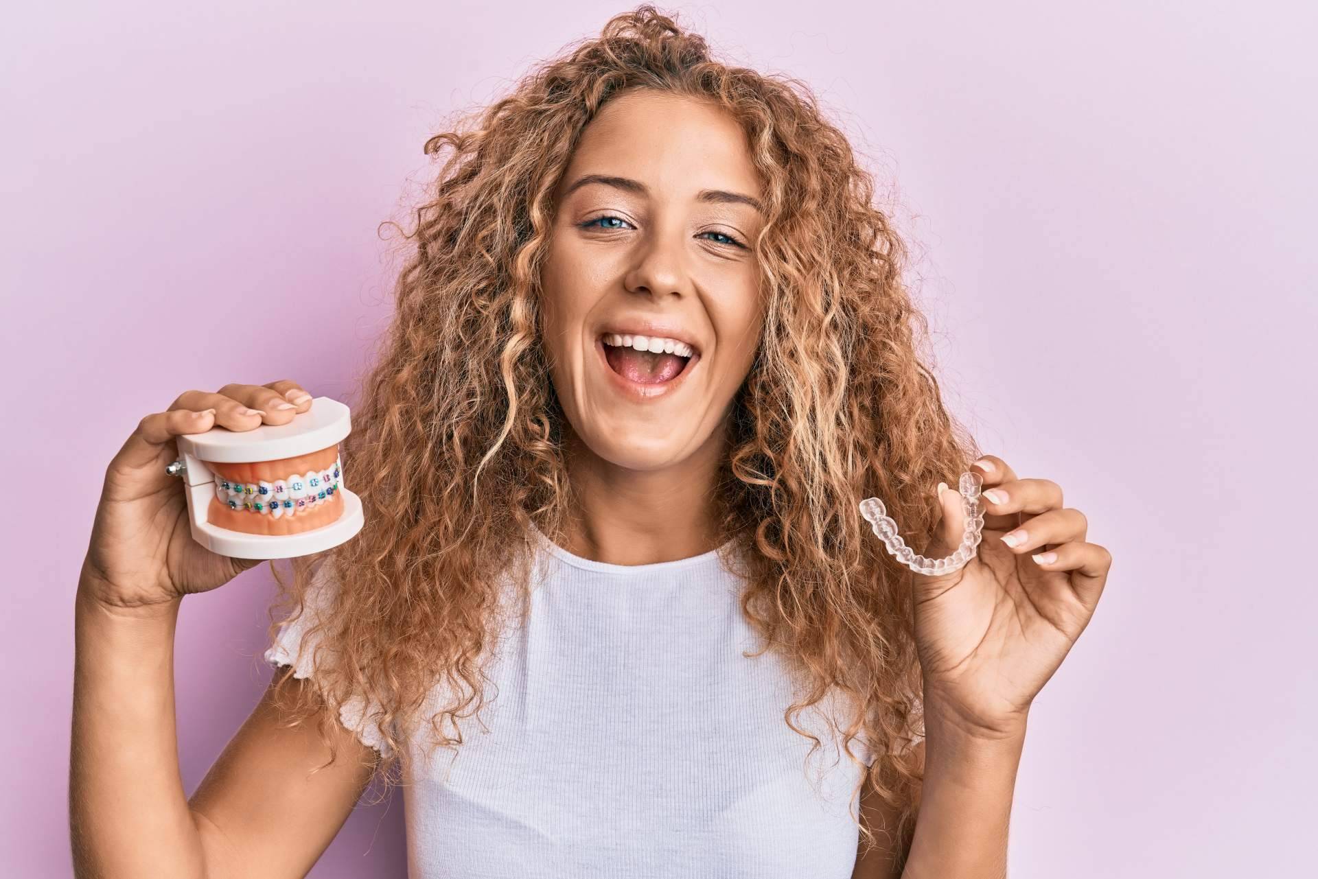 Lograr una sonrisa perfecta, con los tratamientos de ortodoncia invisible de la Clínica Dental Dra. Rocío Velasco