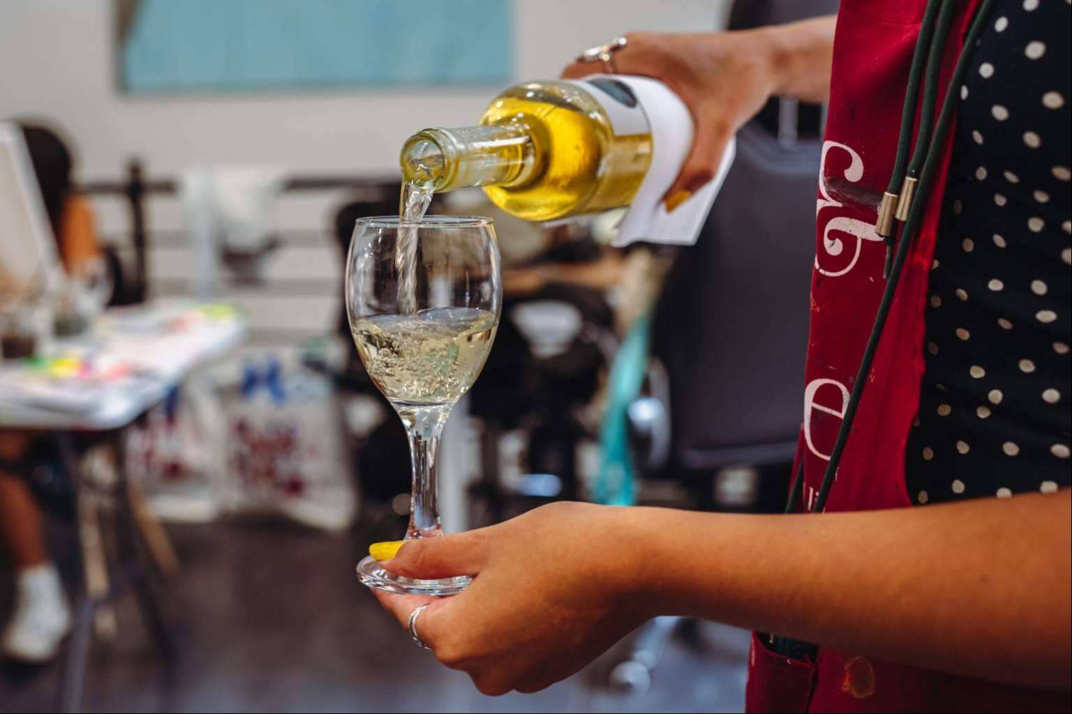 Descubrir Art and Wine, la fascinante fusión de arte y vino en Madrid