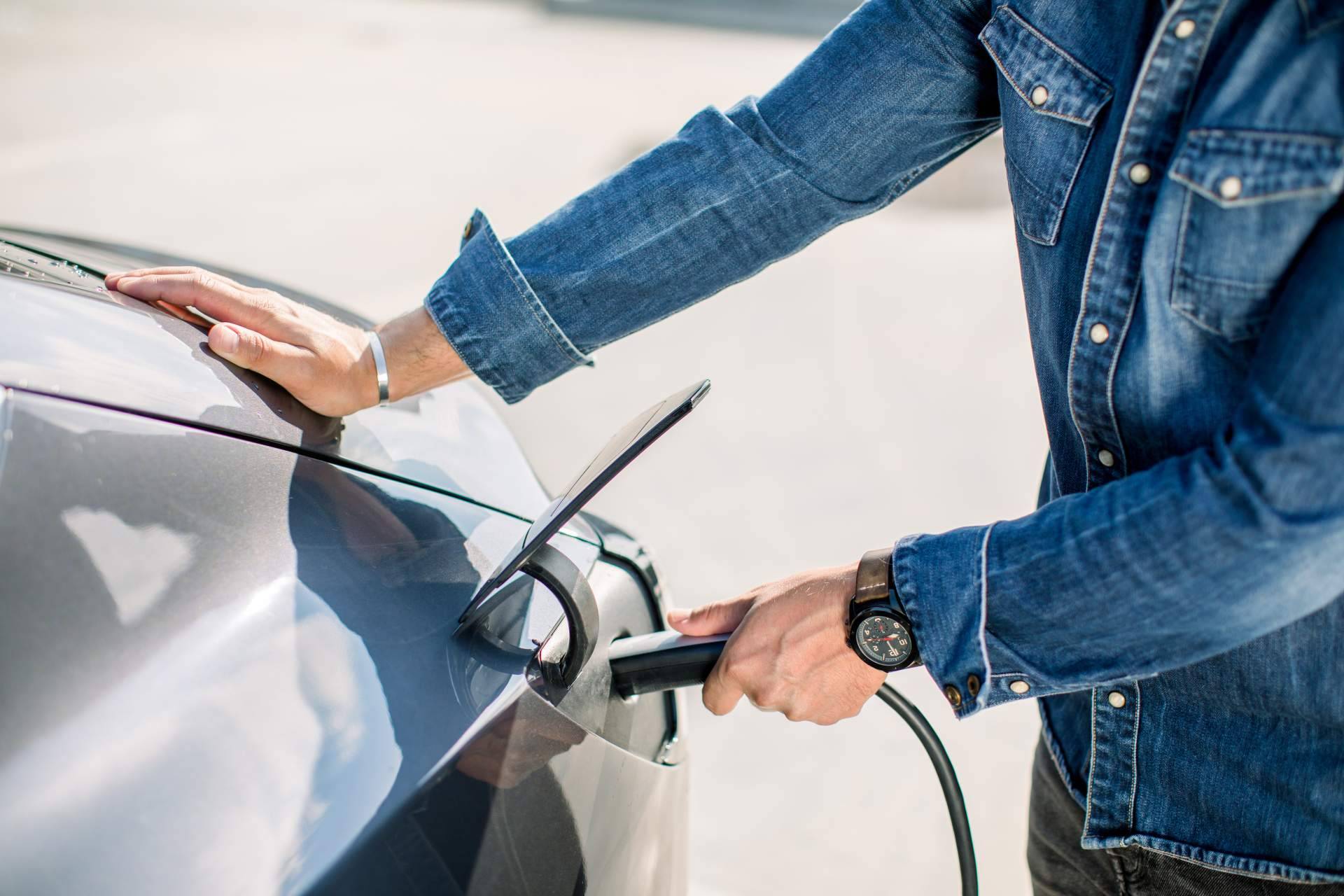 Cadenza Electric ha incorporado cargadores de vehículos eléctricos Ohme a su catálogo de productos