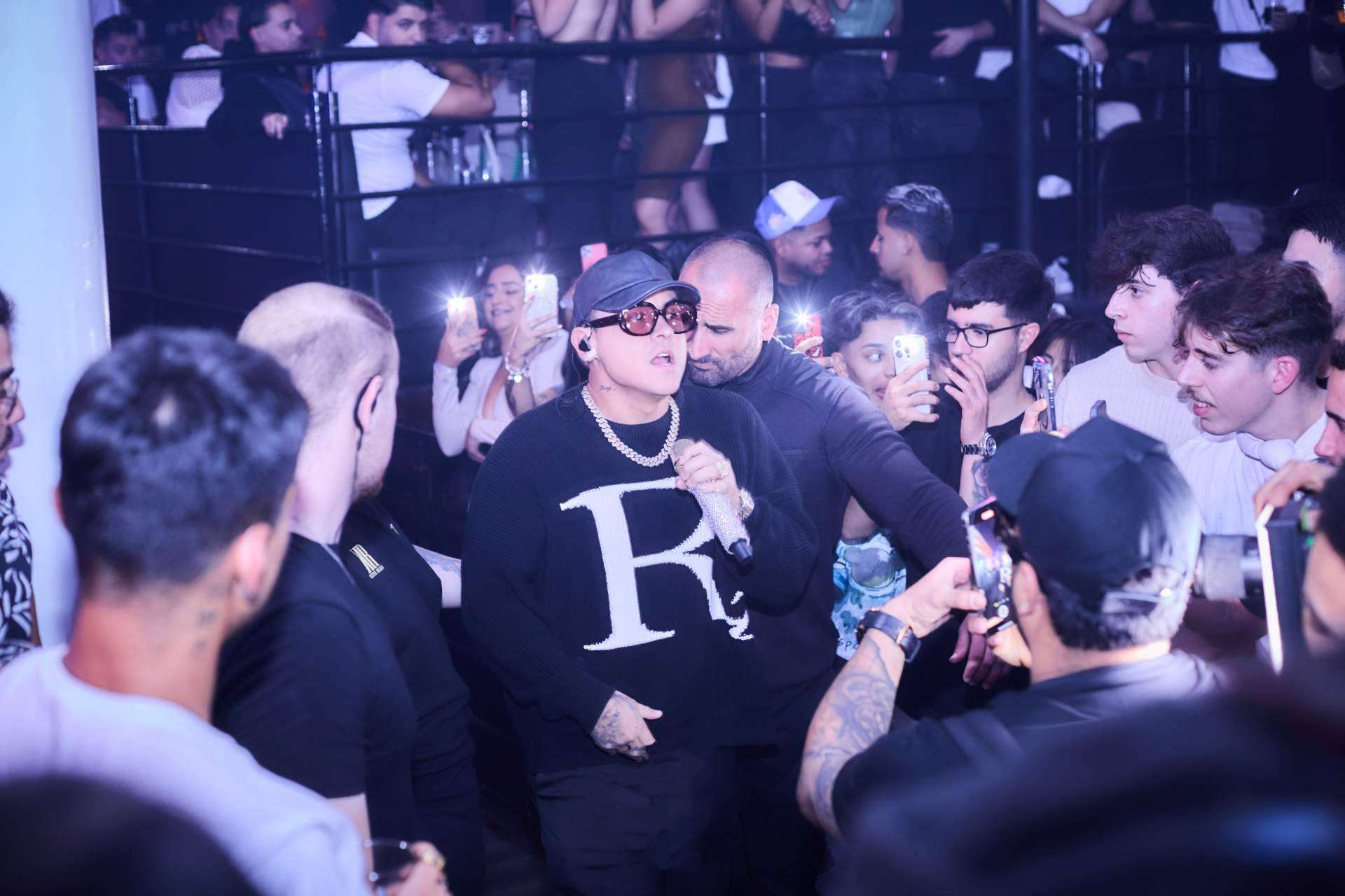 Rotherz visita a Kevin Roldan y su equipo en el World Tour por Europa