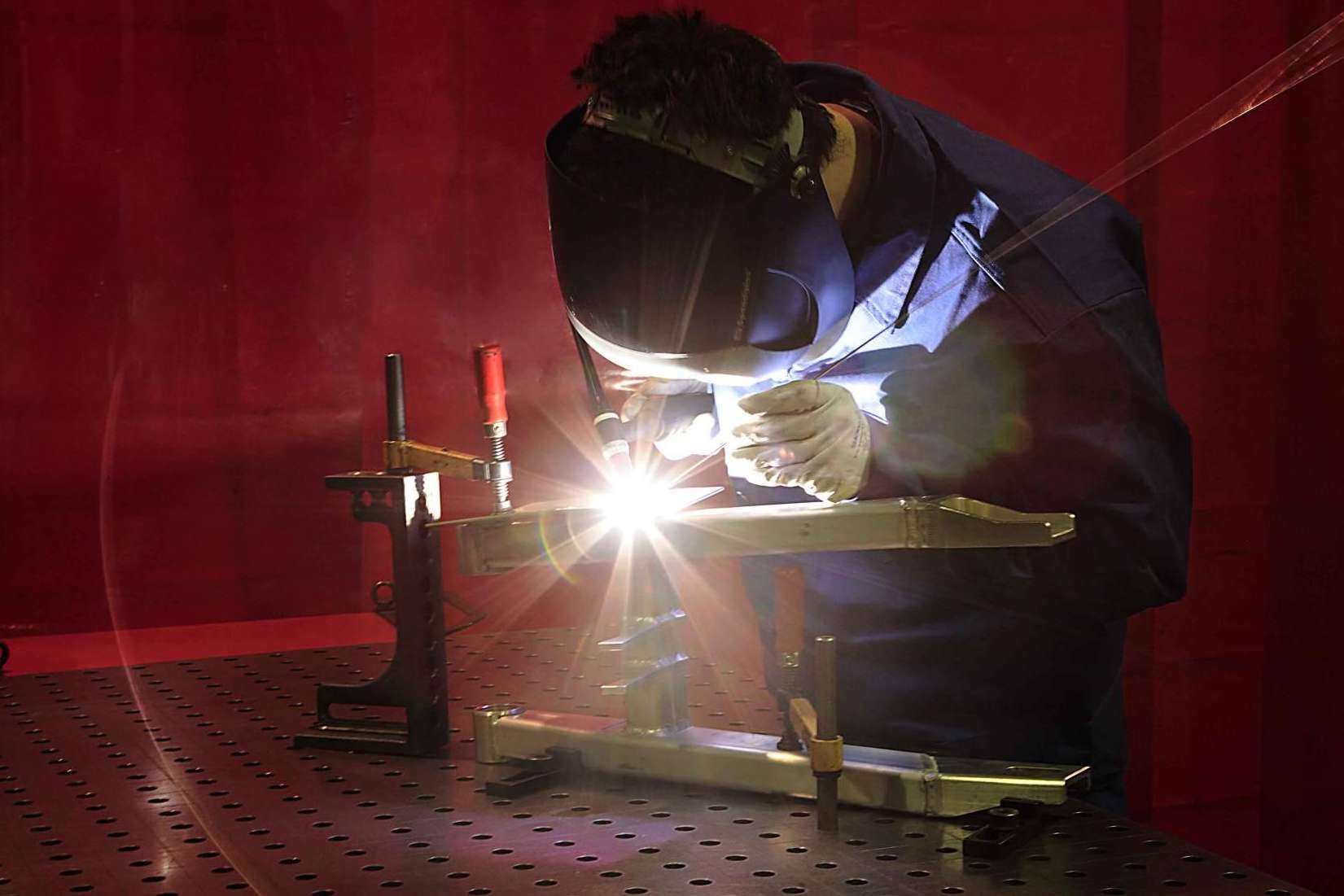 TRG, soluciones para la fabricación de piezas metálicas en acero al carbono, acero inoxidable y aluminio
