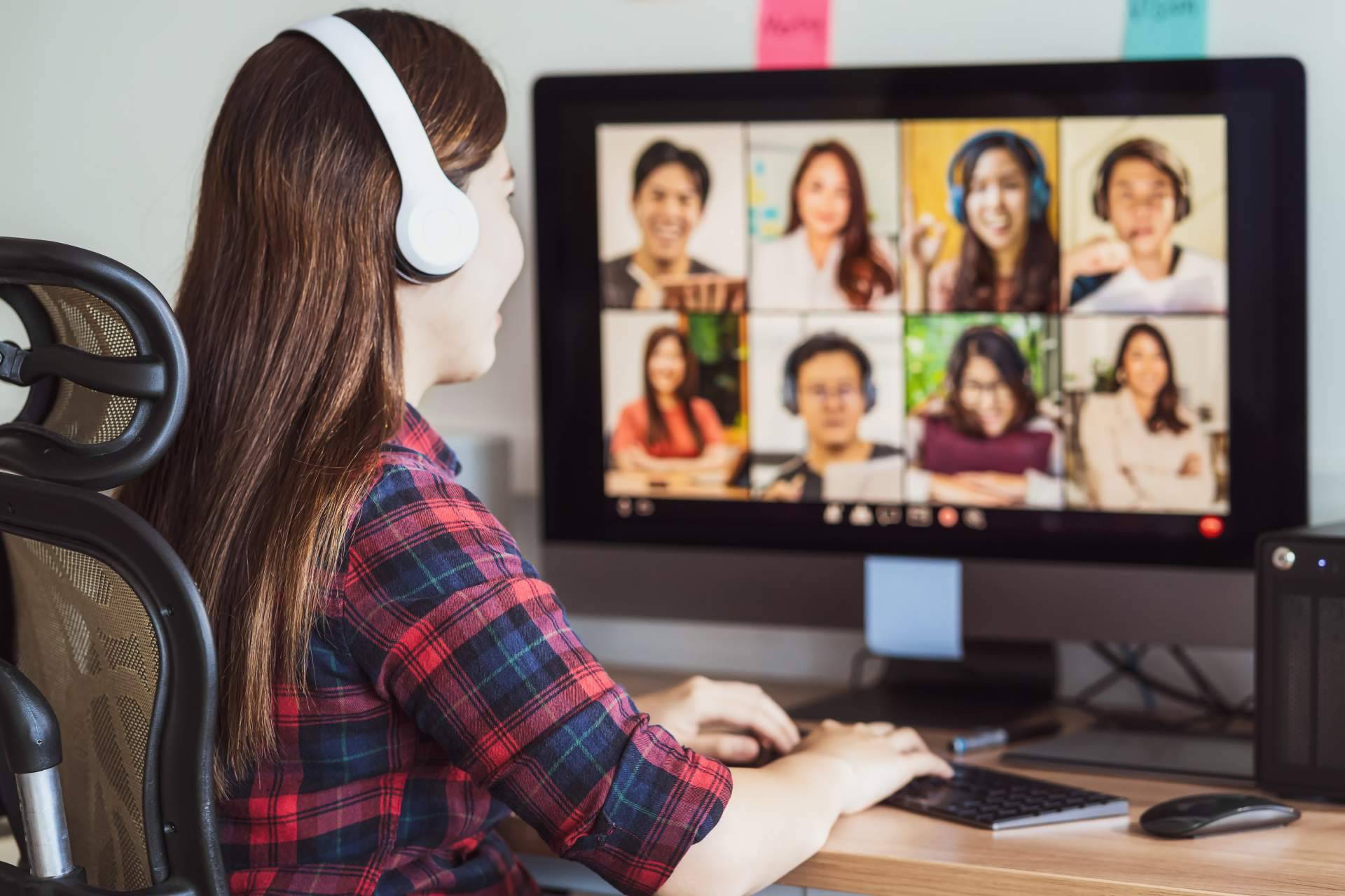 ISEB revoluciona la formación superior con programas flexibles y atención personalizada 100% online