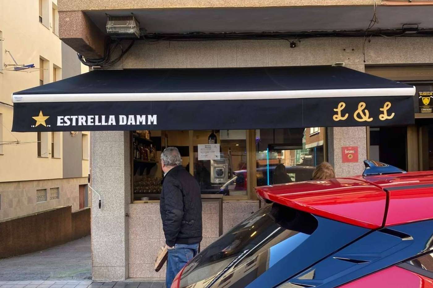 Protección eficiente frente al sol en locales comerciales y hogares