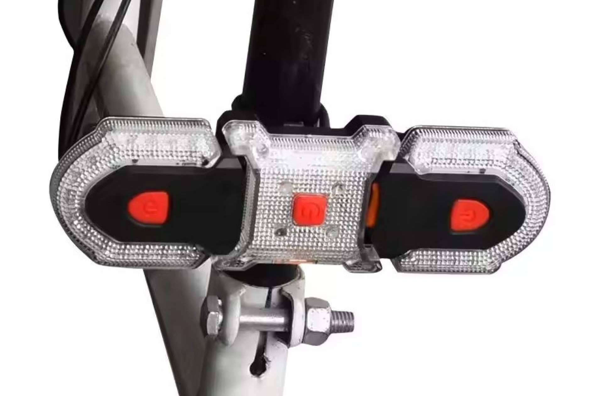 ALPA Equipos de Seguridad refuerza la necesidad de utilizar luces intermitentes al circular en bicicleta