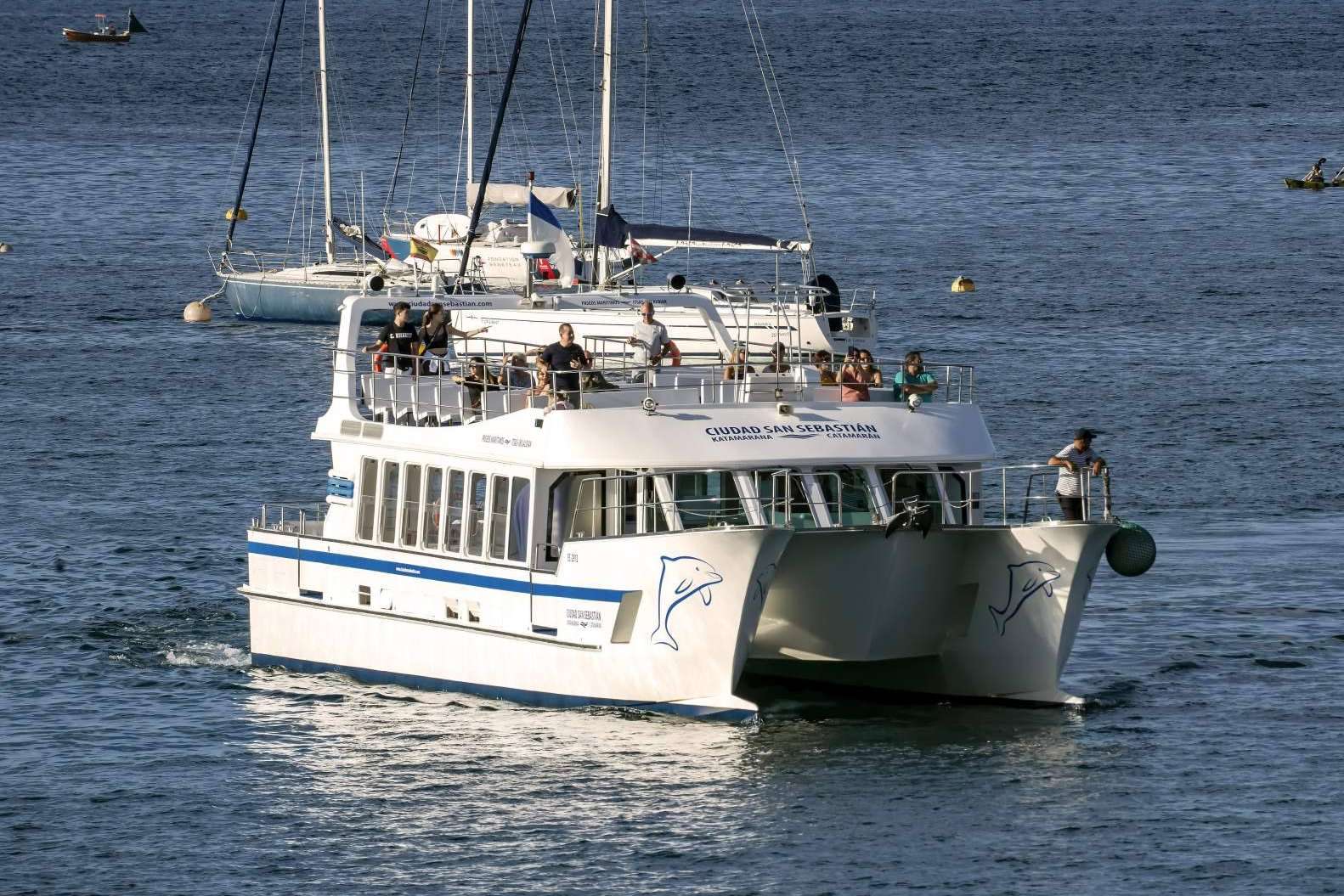 El Catamarán Finanzauto Ciudad San Sebastián inicia temporada con innovación y compromiso ambiental