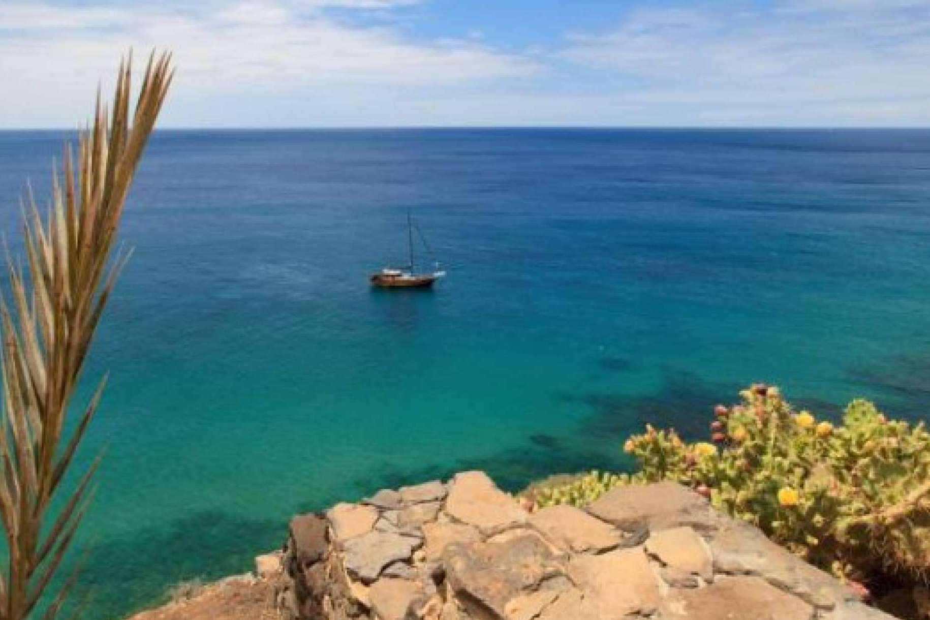 Magic & Sailing lidera la sostenibilidad del sector marítimo en Fuerteventura eliminando plásticos