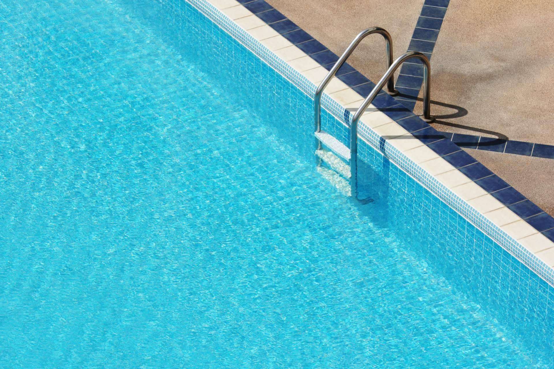 Ferrocano Suministros presenta su gama de productos para el mantenimiento de piscina en temporada estival