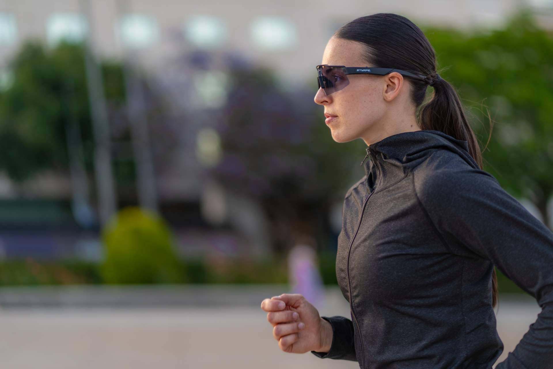 Styrpe da un paso más con Veyros, gafas deportivas inteligentes con sonido y protección visual avanzada