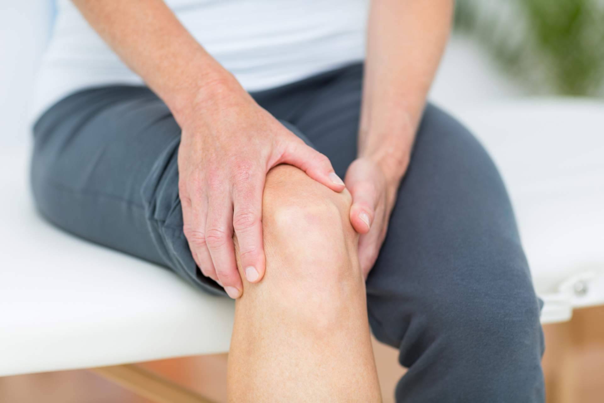 Gel VitalizeNature CBD con efecto frío o calor para el alivio localizado de dolores musculares