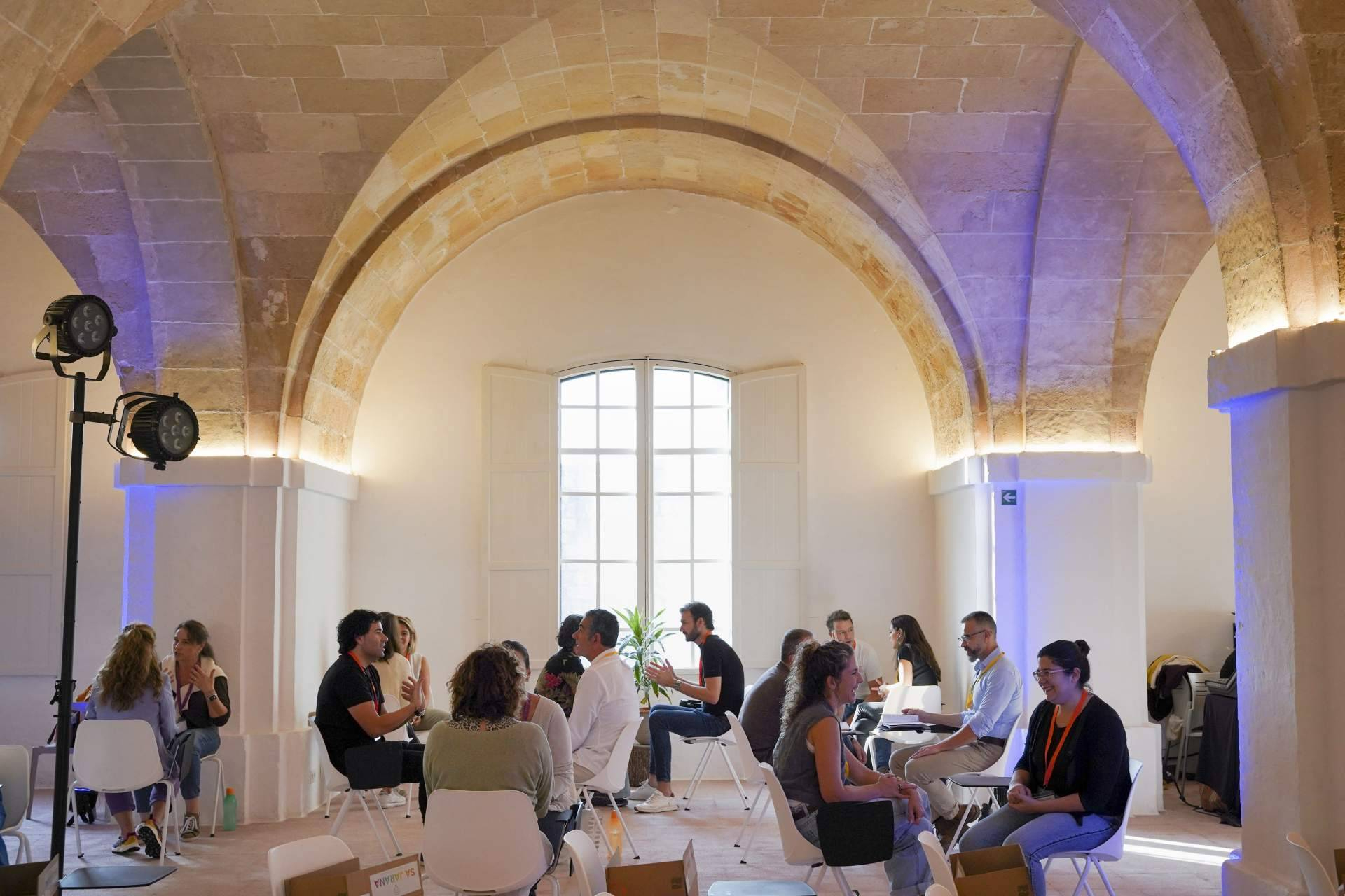 Desarrollo personal con retorno medible; la propuesta de Sa Jarana KM0 para empresas en Menorca