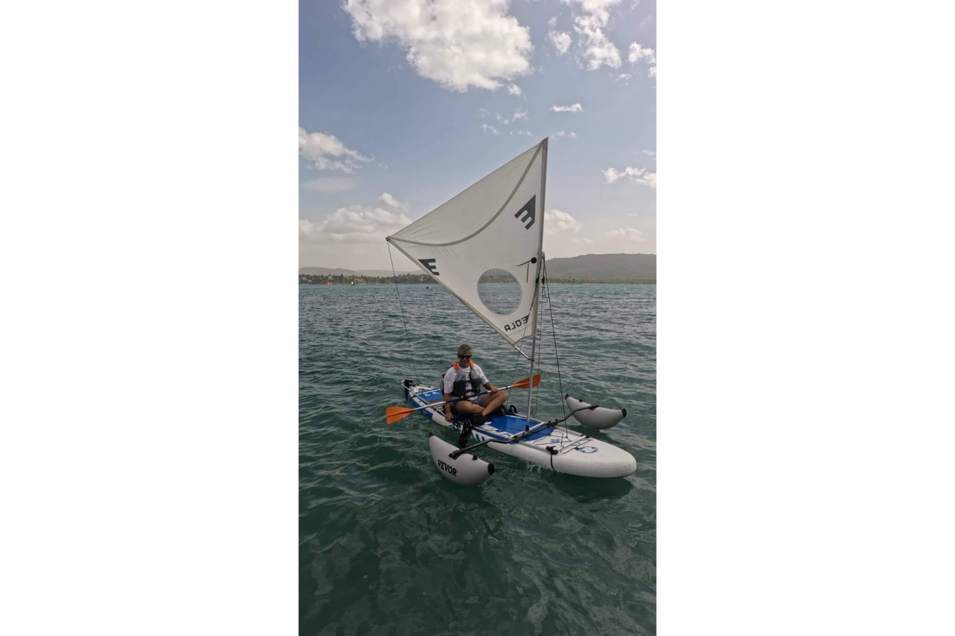 EOLA impulsa la práctica de deportes náuticos con su innovador sistema de vela para kayaks y paddle surf