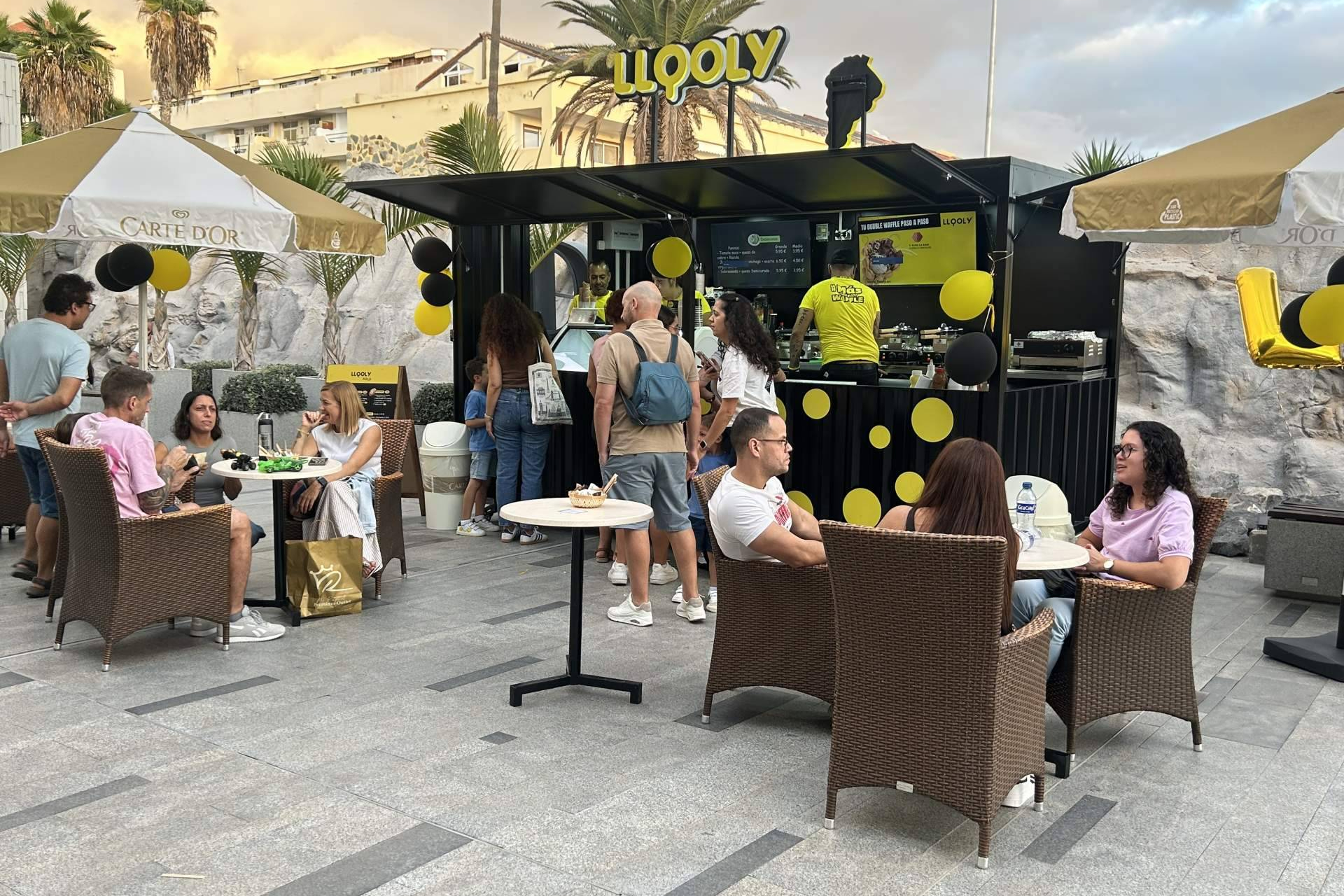 Rosa Center acogerá el primer local de LLOOLY en Tenerife, con helados tailandeses, waffles y smoothies