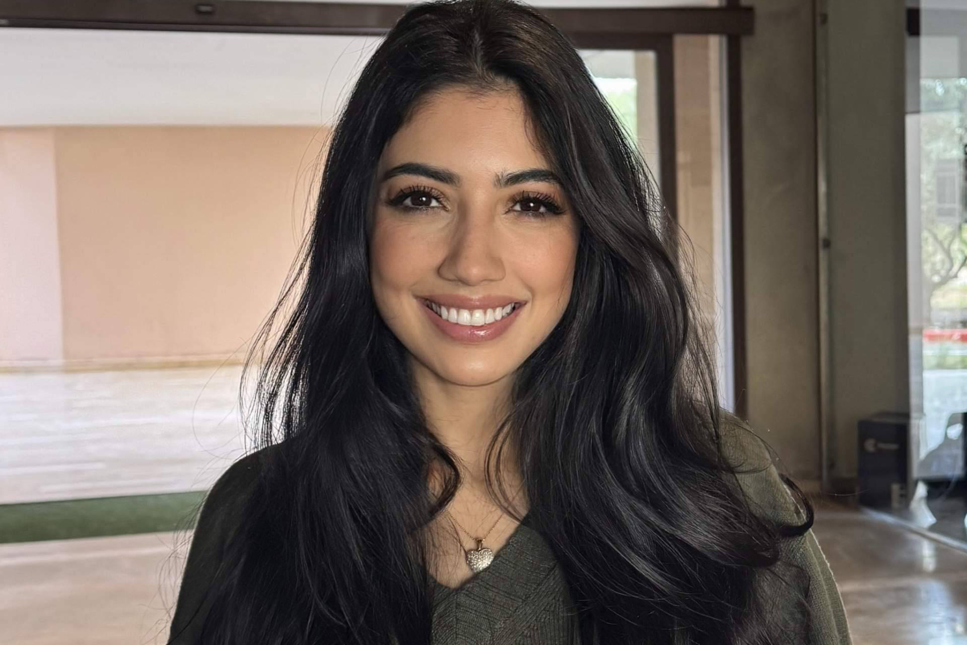 Liderazgo joven, visión global y éxito empresarial, Yasmine Skali, referente del healthcare en 2025