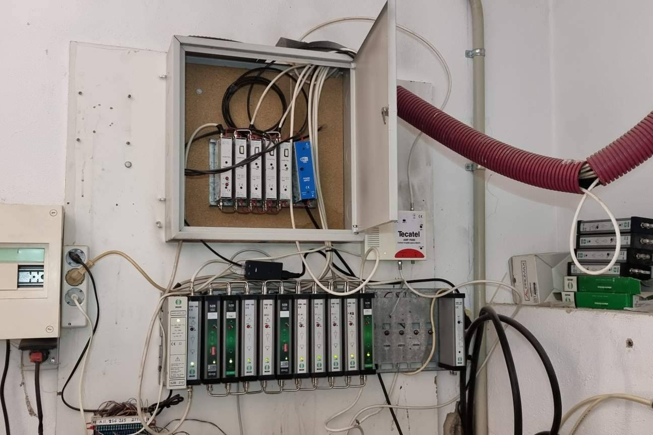 Instalación y reparación de antenas TDT y parabólicas en toda Valencia con Antenistas Valencia