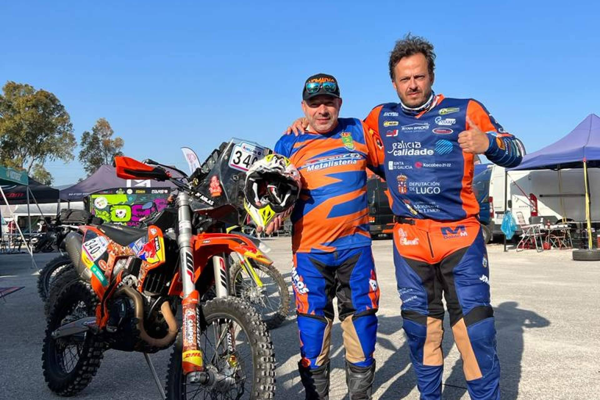 La personalización de equipaciones rally gana protagonismo con la propuesta de ADHESIVOSEMBARRADOS