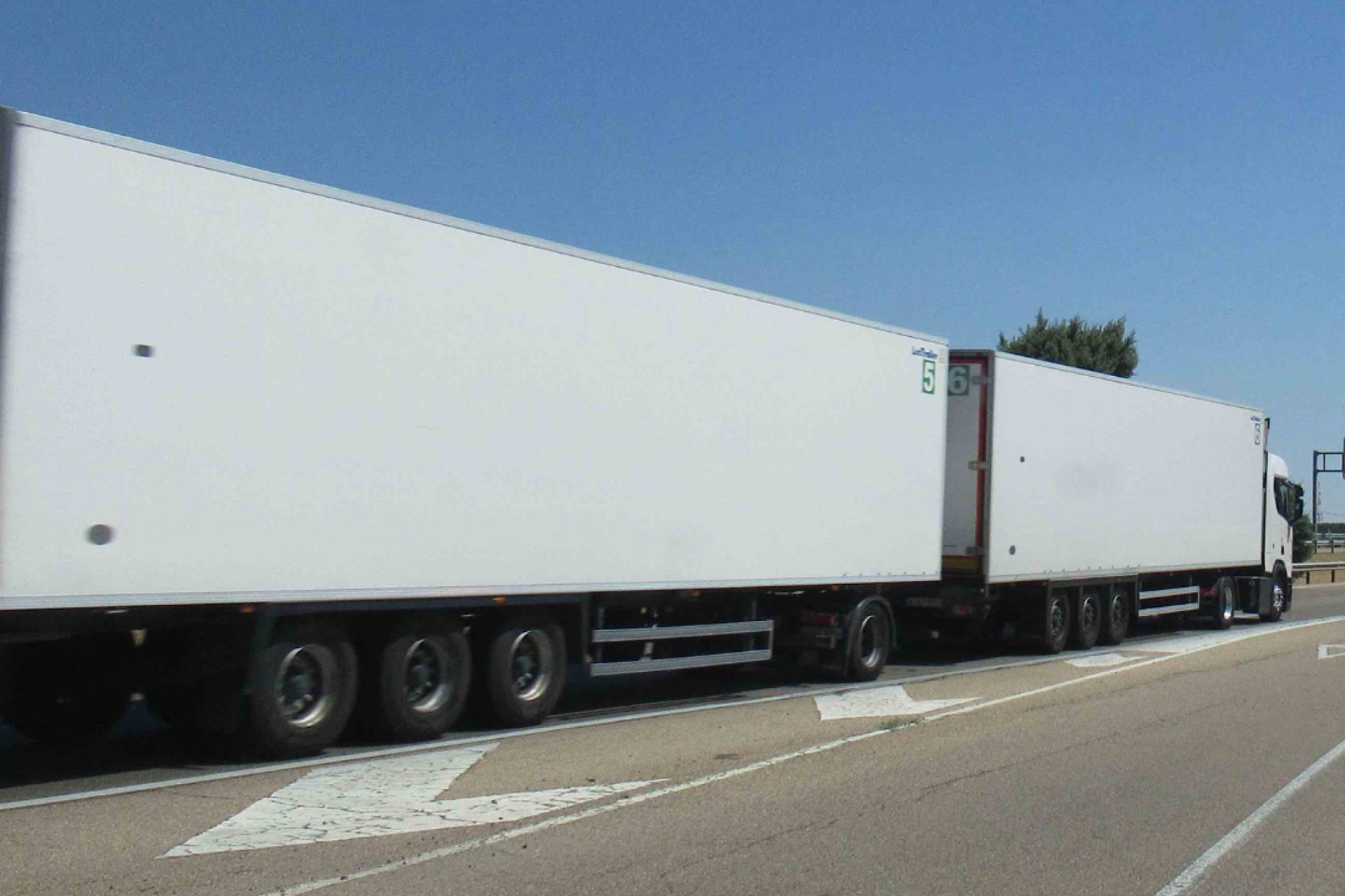 El transporte internacional por carretera de Transvolando crece en Europa para mejorar la logística