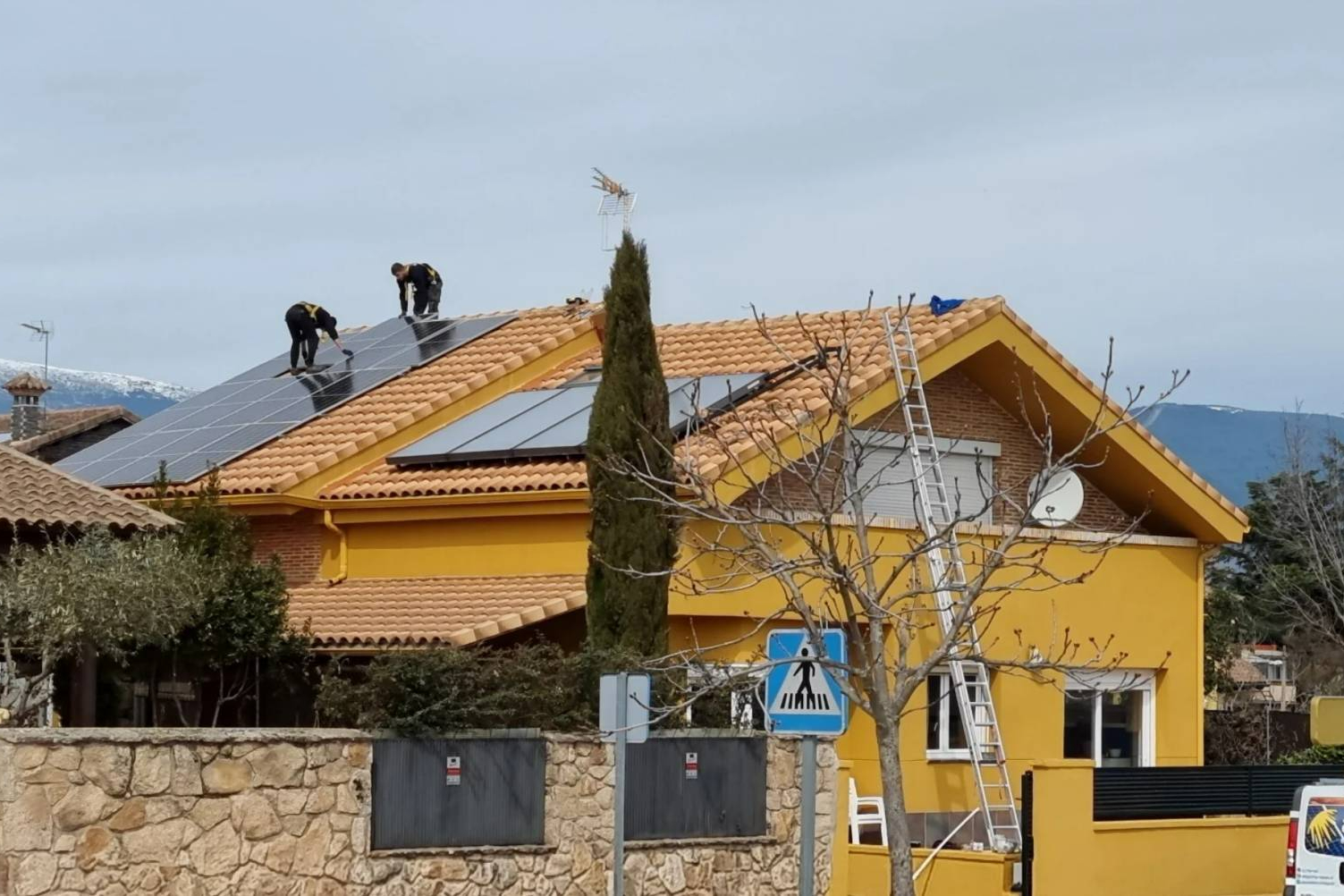 Alromar Energía impulsa la instalación de paneles solares en Madrid y sistemas de aerotermia personalizados