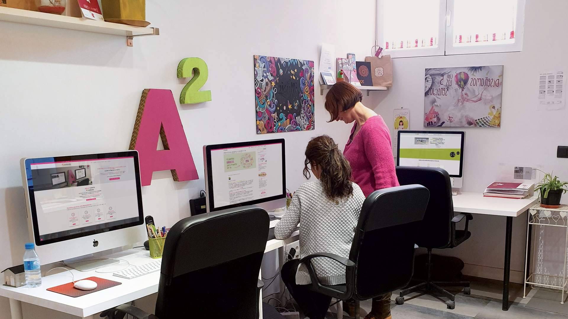 A2 Colores refuerza la visibilidad empresarial a través del diseño gráfico y marketing digital