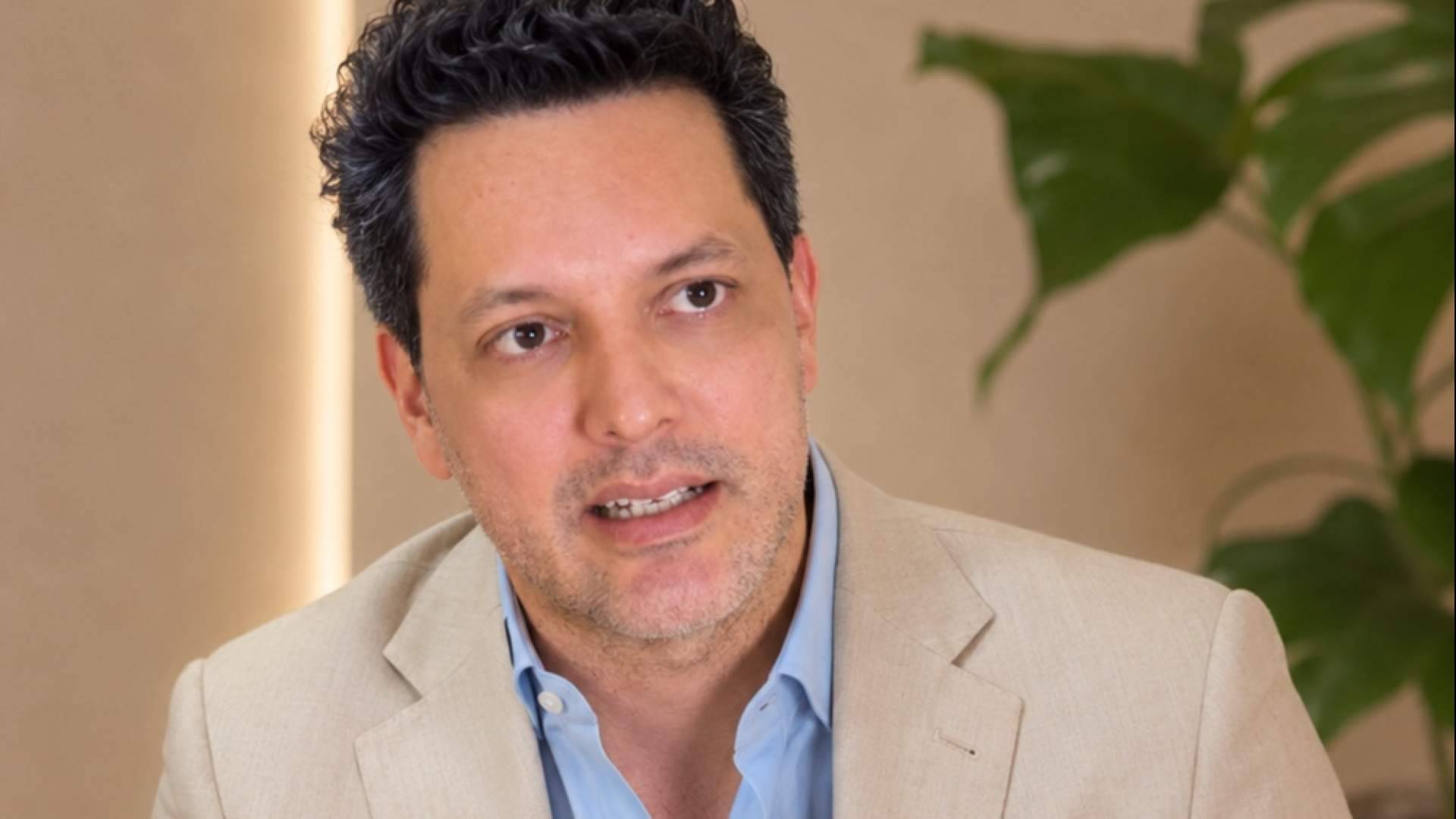 Dr. Máximo Evia y el reto de preservar la identidad del paciente frente a cambios faciales rápidos